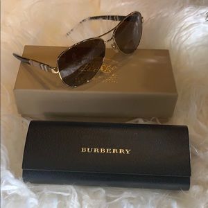 Burberry Aviator sunglasses